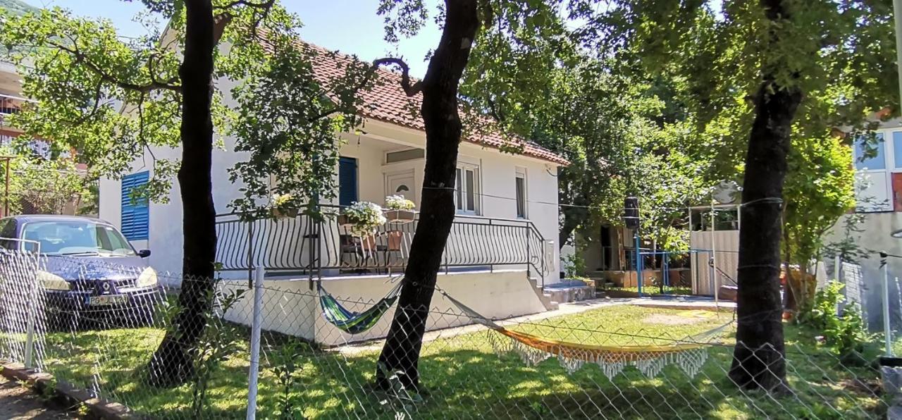 Forest House Sutomore Luaran gambar